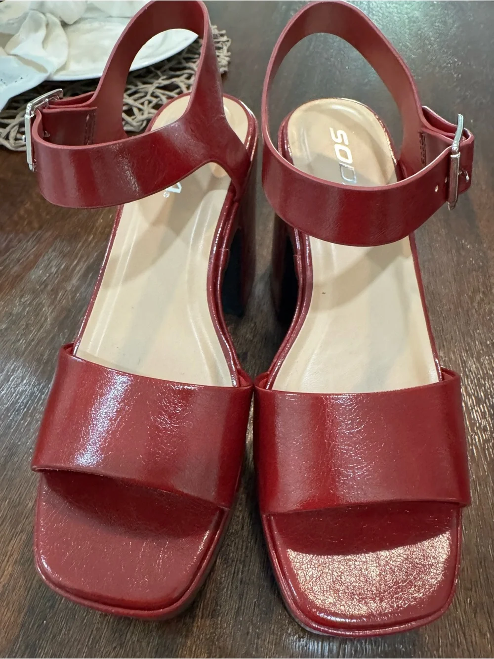 SODA Women's Burgundy Platform Block Heel Sandal size 7